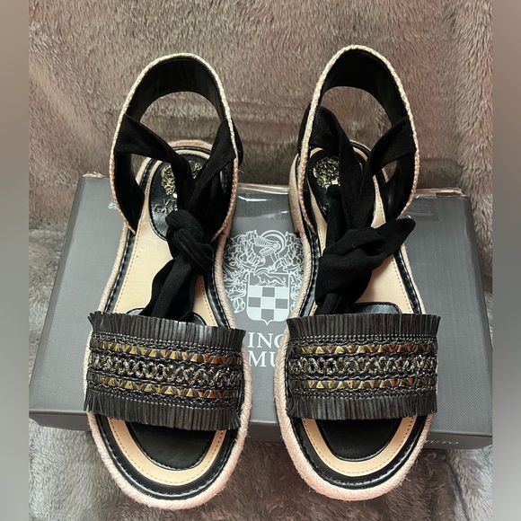 Laidback Kimano sandal from Vince Camuto. - Picture 4 of 11
